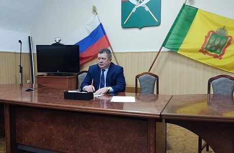 Глава Мокшанского района Н.Н.Тихомиров провел совещание с главами администраций сельских поселений.