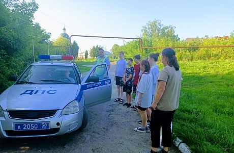 Сотрудники Госавтоинспекции Мокшанского района посетили лагерь труда и отдыха "Ровесники" с.Царевщино Мокшанского района Сотрудники Госавтоинспекции Мокшанского района посетили лагерь труда и отдыха "Ровесники" с.Царевщино Мокшанского района