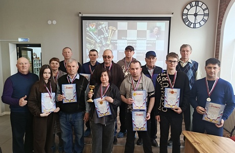 В Мокшанской библиотеке прошли межмуниципальные командные соревнования по шахматам
