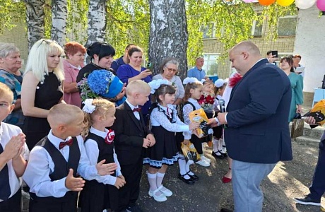 1 сентября Алексей Елисеев принял участие в торжественной линейке