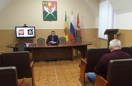 Глава Мокшанского района Тихомиров Н.Н. провел совещание с заместителями главы, руководителями управлений и отделов, главами сельских поселений по вопросам района. 