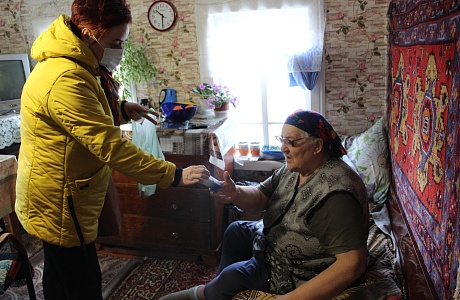 Специалисты и социальные работники КЦСОН во время режима повышенной готовности в целях борьбы с распространением коронавирусной инфекции работают в усиленном режиме