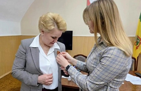 Сотрудники Администрации Мокшанского района присоединились к Всероссийской патриотической акции «Георгиевская ленточка»