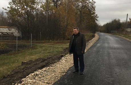 Глава Мокшанского района Н.Н.Тихомиров проконтролировал качество ремонта дороги Нечаевка – Отрадный. Глава Мокшанского района Н.Н.Тихомиров проконтролировал качество ремонта дороги Нечаевка – Отрадный.