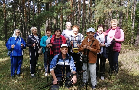 В летний период продолжаются занятия групп Скандинавской ходьбы Мокшанского района.