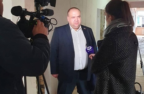 Депутат Фракции "Единая Россия" В Собрании представителей Мокшанского района Алексей Елисеев посетил стационар детского отделения Мокшанской районной больницы, где начался капитальный ремонт. Депутат Фракции "Единая Россия" В Собрании представителей Мокшанского района Алексей Елисеев посетил стационар детского отделения Мокшанской районной больницы, где начался капитальный ремонт.