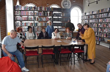 Мокшанскую библиотеку посетили выпускники Пензенского педагогического института историко-филологического факультета