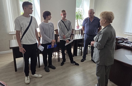 Глава Мокшанского района Решетченко Алевтина Викторовна вручила ключи от благоустроенных квартир 