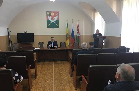 В пятницу, 7 апреля 2023 года, Н.Н.Тихомиров провел еженедельное оперативное совещание с главами администраций сельсоветов, заместителями, начальниками отделов и инспекторами военно-учетного стола администрации района.