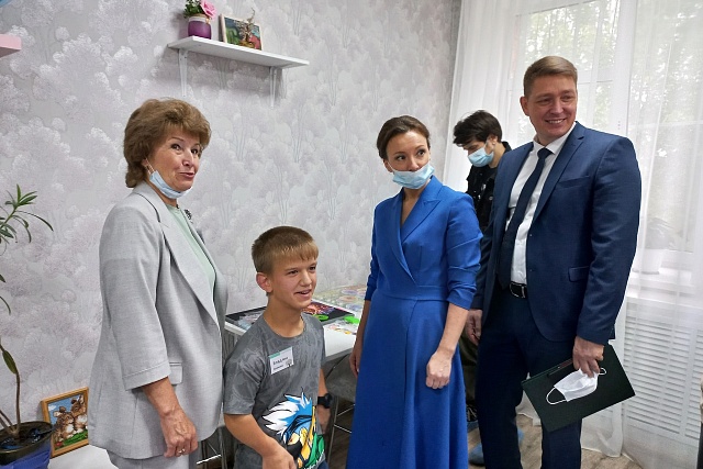 Заместитель председателя Госдумы Анна Кузнецова в ходе рабочей поездки в Пензенскую область посетила Мокшанский детский дом-интернат