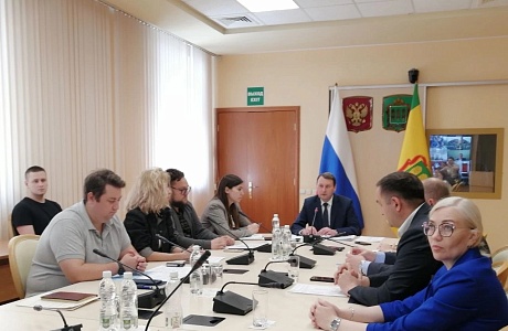 Заместитель главы администрации Мокшанского района по социальным вопросам Жучкина Е.В. 22.06.2023г. в режиме ВКС приняла участие в совещании, под руководством Первого заместителя Председателя правительства Пензенской области О.В. Ягова. 