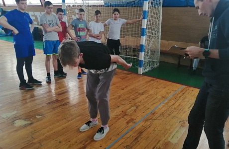 Районный  этап Всероссийских соревнований «Президентские спортивные игры» по легкой атлетике состоялся 18 января на базе ФОКа р.п.Мокшан.