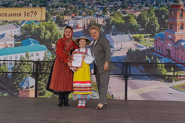 На центральной площади Мокшана прошло мероприятие, посвященное Международному дню защиты детей На центральной площади Мокшана прошло мероприятие, посвященное Международному дню защиты детей