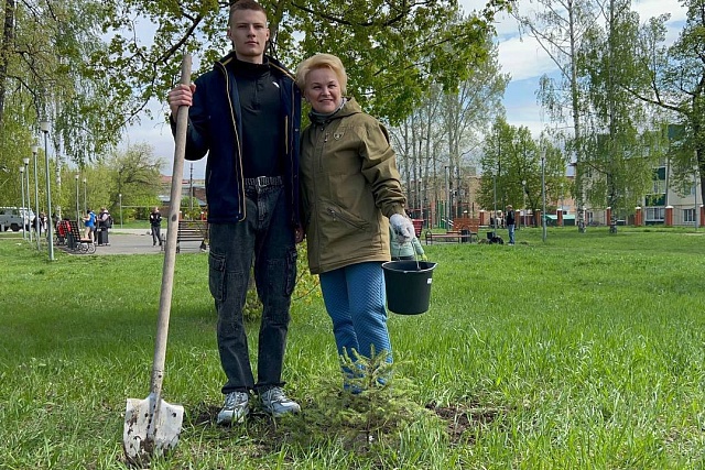 В рамках Всероссийского субботника прошла акция "Сад памяти", приуроченная к 80-летию Победы в Великой Отечественной войне В рамках Всероссийского субботника прошла акция "Сад памяти", приуроченная к 80-летию Победы в Великой Отечественной войне