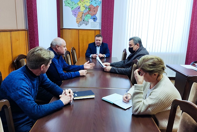 Глава Мокшанского района Н.Н.Тихомиров провёл планерку по вопросу содержания дорог в зимний период.