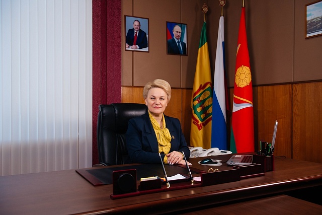 Поздравление главы Мокшанского района Алевтины Решетченко с Международным днем защиты детей