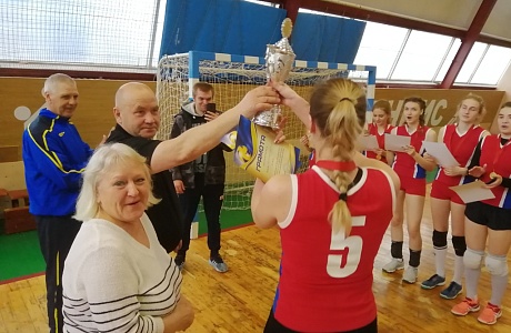 В Мокшане 10 апреля состоялись областные соревнования на Кубок Пензенского ПРОО ФОСК «Урожай» по волейболу среди женских команд сельских районов. В Мокшане 10 апреля состоялись областные соревнования на Кубок Пензенского ПРОО ФОСК «Урожай» по волейболу среди женских команд сельских районов.
