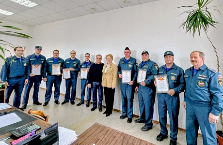 Глава Мокшанского района Алевтина Решетченко поздравила огнеборцев района с профессиональным праздником Глава Мокшанского района Алевтина Решетченко поздравила огнеборцев района с профессиональным праздником