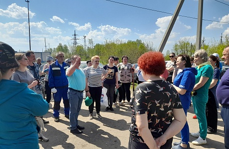В Мокшане прошёл масштабный субботник по уборке территории кладбища В Мокшане прошёл масштабный субботник по уборке территории кладбища