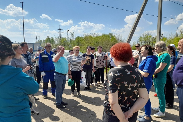 В Мокшане прошёл масштабный субботник по уборке территории кладбища