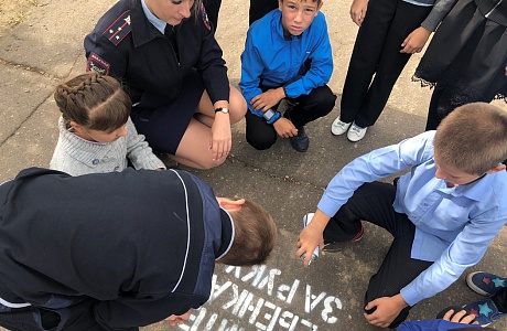 Сотрудники Госавтоинспекции Мокшанского района Пензенской области, 18 сентября в МБОУ ООШ п. Красное Польцо с учащимися среднего звена провели профилактическое мероприятие посвященное всем водителям с хэштегом «Нас всех ждут дома». Сотрудники Госавтоинспекции Мокшанского района Пензенской области, 18 сентября в МБОУ ООШ п. Красное Польцо с учащимися среднего звена провели профилактическое мероприятие посвященное всем водителям с хэштегом «Нас всех ждут дома».