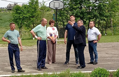 Глава Мокшанского района Н.Н.Тихомиров объехал общеобразовательных организаций Мокшанского района Глава Мокшанского района Н.Н.Тихомиров объехал общеобразовательных организаций Мокшанского района