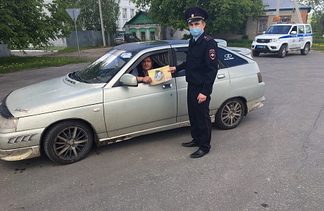 Сотрудниками ОГИБДД по Мокшанскому району была  профилактическая акция  «Автокресло детям !» 