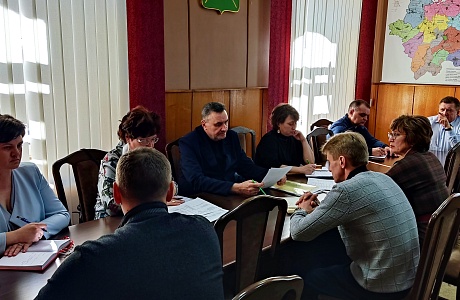 Глава администрации Мокшанского района провел рабочее совещание по вопросу реализации на территории р. п. Мокшан программы «Формирование комфортной городской среды".