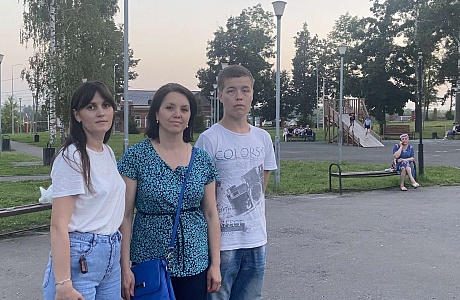 Народная дружина р.п. Мокшан совместно с сотрудниками Полиции и отрядом содействия полиции «Тигр» обеспечивали соблюдение общественного порядка в вечернее время, а также при проведении праздничного мероприятия, посвященного Дню семьи, любви и верности Народная дружина р.п. Мокшан совместно с сотрудниками Полиции и отрядом содействия полиции «Тигр» обеспечивали соблюдение общественного порядка в вечернее время, а также при проведении праздничного мероприятия, посвященного Дню семьи, любви и верности