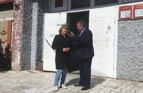 Глава Мокшанского района Н.Н.Тихомиров посетил п. Красное Польцо и встретился с населением. Глава Мокшанского района Н.Н.Тихомиров посетил п. Красное Польцо и встретился с населением.
