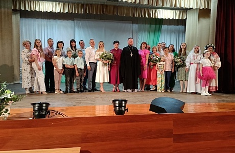 На Центральной площади р. п. Мокшан прошел праздник, посвященный Дню семьи, любви и верности