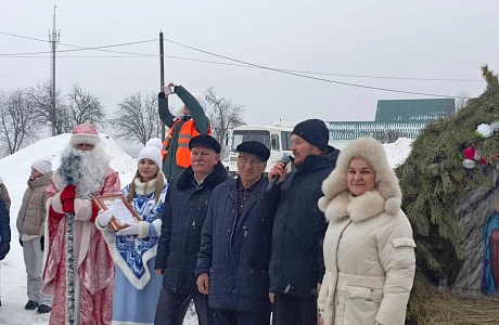 Исполняющий полномочия главы Мокшанского района Решетченко А.В. приняла участие в зимнем православном празднике "Рождественская сказка" в с. Елизино Царевщинского сельсовета.