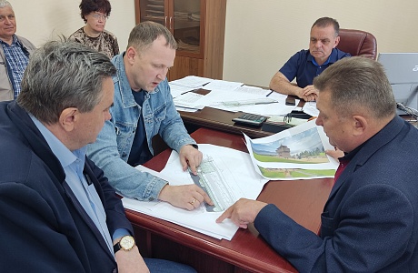 22 мая 2023 года глава Мокшанского района Николай Тихомиров провел рабочую встречу с руководителем  ООО "Архитектура и строительство".