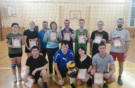 На базе Мокшанской ДЮСШ 5,6 и 8 декабря прошли игры Чемпионата Мокшанского района по волейболу среди смешанных команд На базе Мокшанской ДЮСШ 5,6 и 8 декабря прошли игры Чемпионата Мокшанского района по волейболу среди смешанных команд